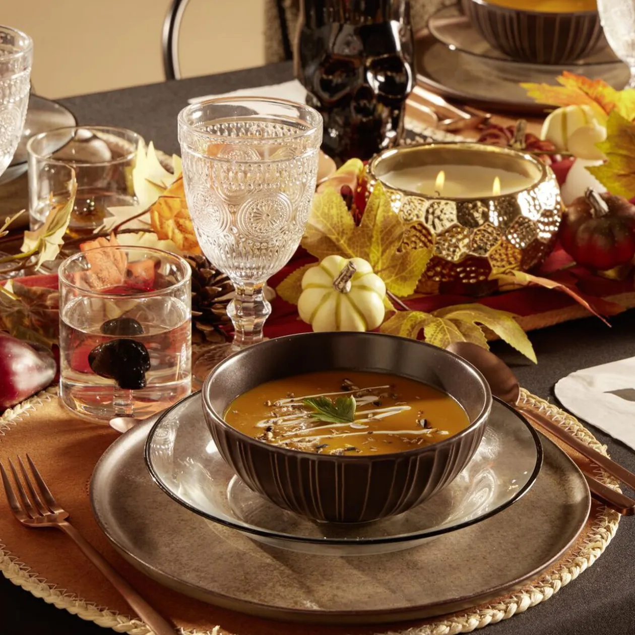 Assiette creuse verre transparent liseré noir Ø23cm