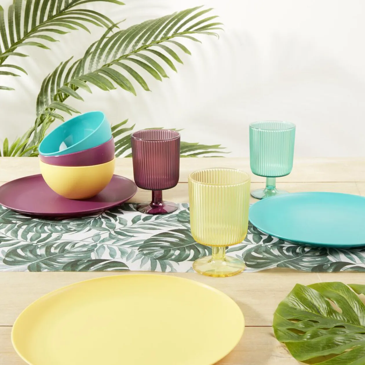 Assiette plate en plastique Ø23,5cm - 3 coloris