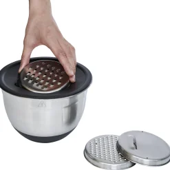Bol à mixer inox avec base silicone et 3 râpes Ø22xH11,2cm