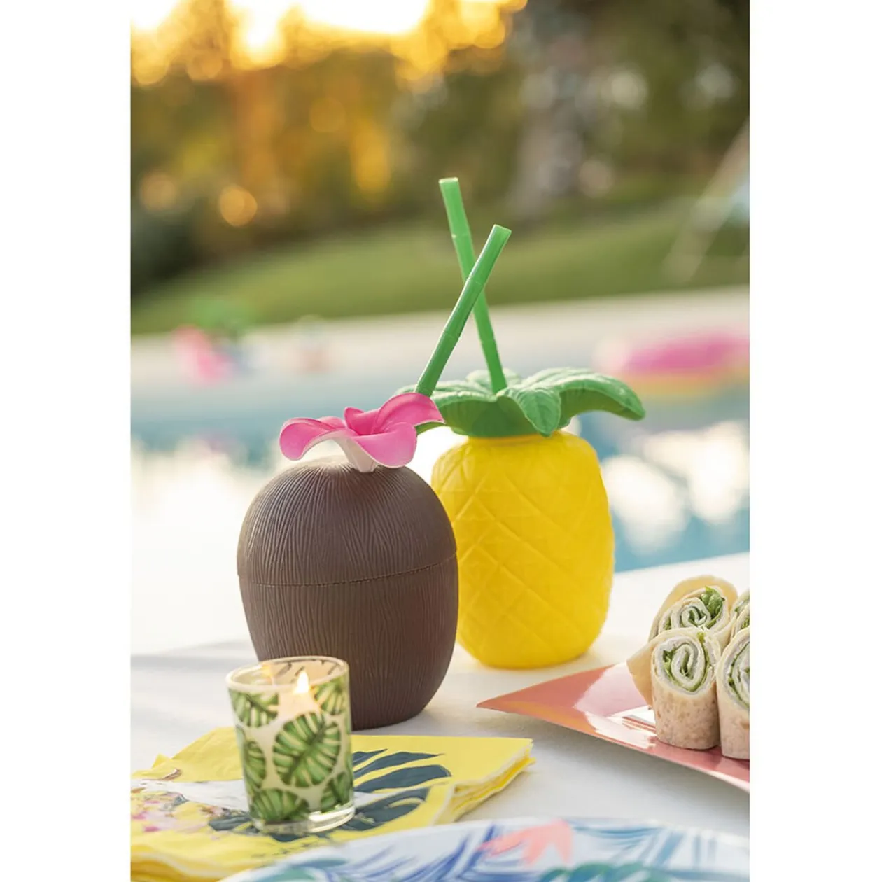 Gourde plastique et paille noix de coco