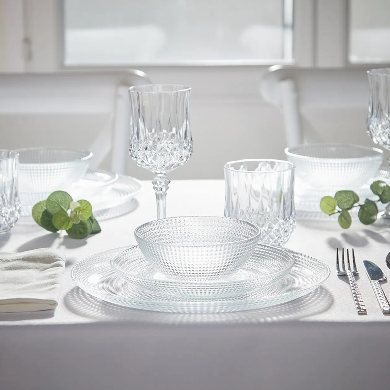 Service vaisselle en verre transparent